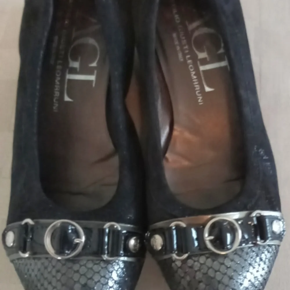 Attilio Giusti Leombruni Suede Wedge Pumps